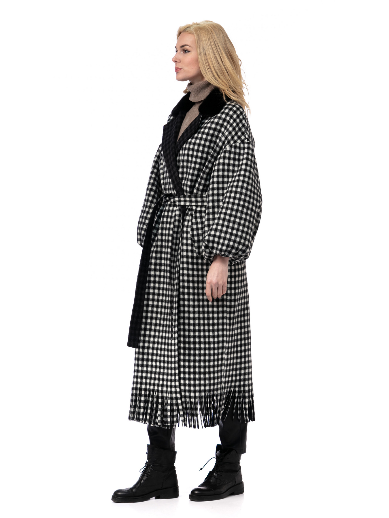 Женское шерстяное пальто с отстёгивающимся меховым воротником