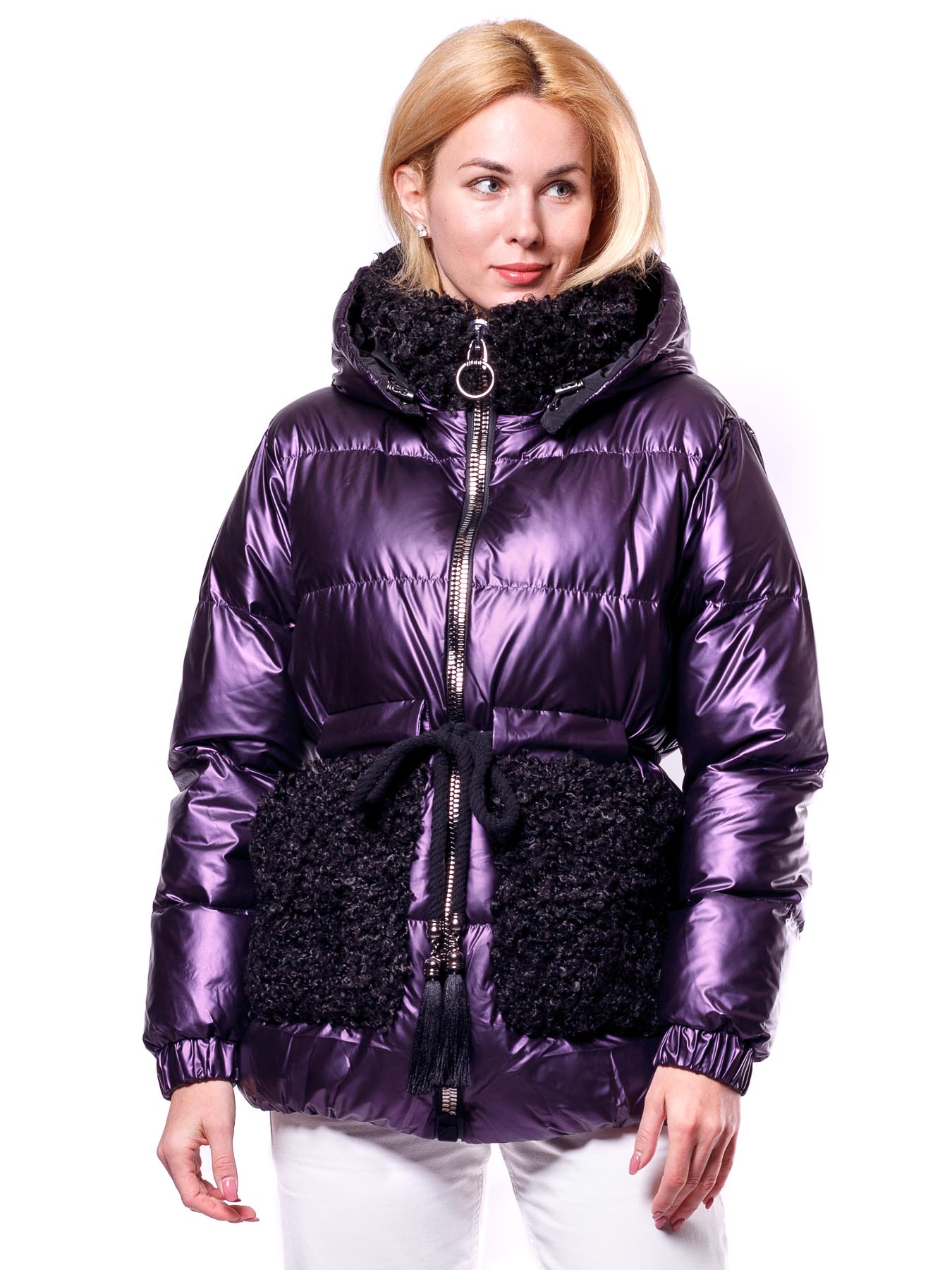 Куртка женская утеплённая зимняя с накладными карманами, с капюшоном и поясом