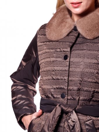 Женское длинное болоньевое стёганное пальто с меховым воротником и поясом