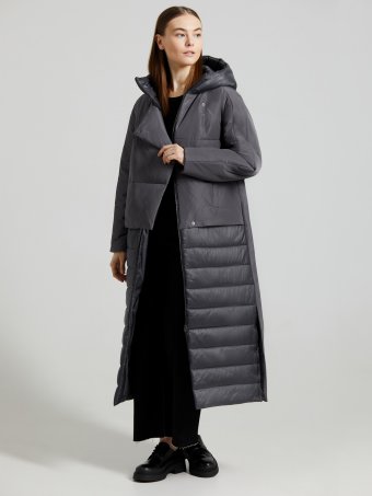 Женское утеплённое пальто с имитацией жилета и боковыми шлицами на кнопках